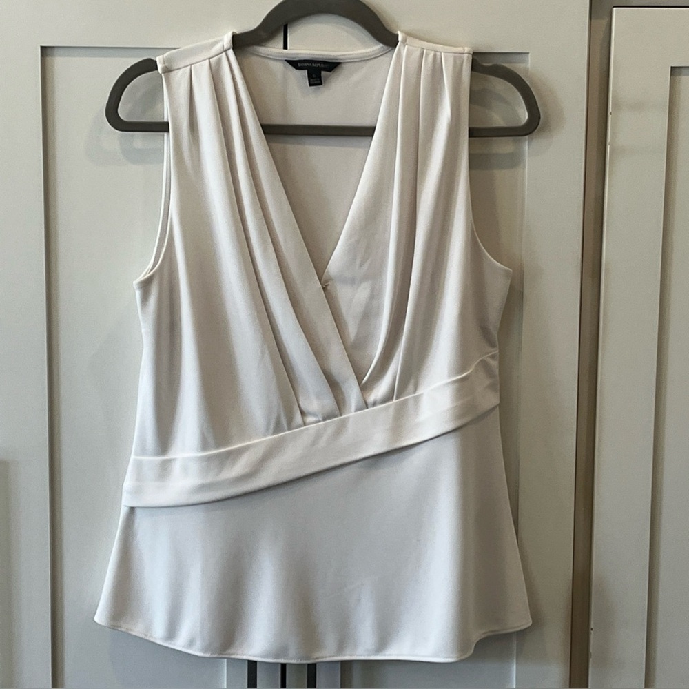 Banana Republic White Sleeveless V-neck Blouse Size Small